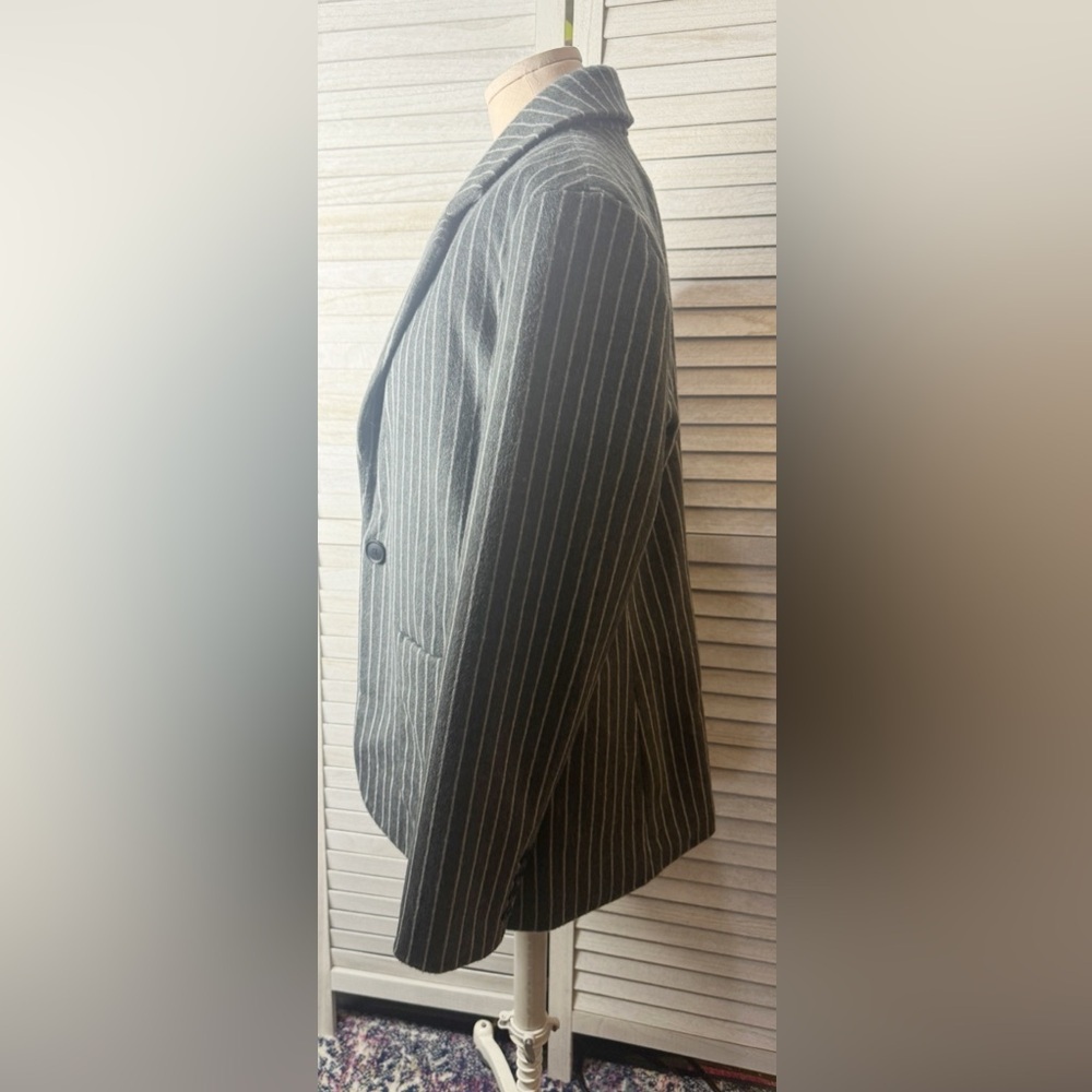 Universal Threads Oversized Blazer Jacket. Excell… - image 3